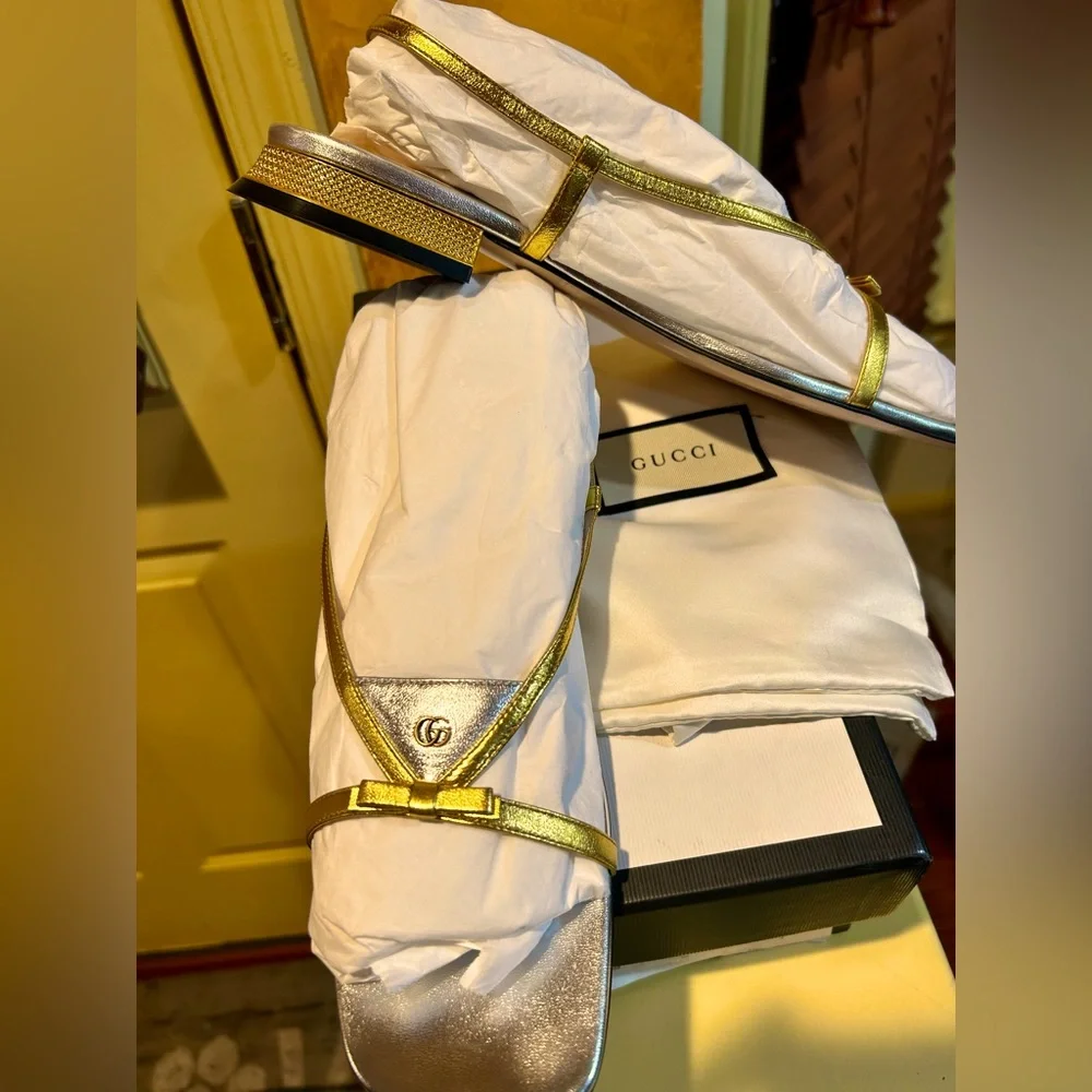 Almost New Gucci Silver and Gold Leather Sandals - Picture 3 of 8